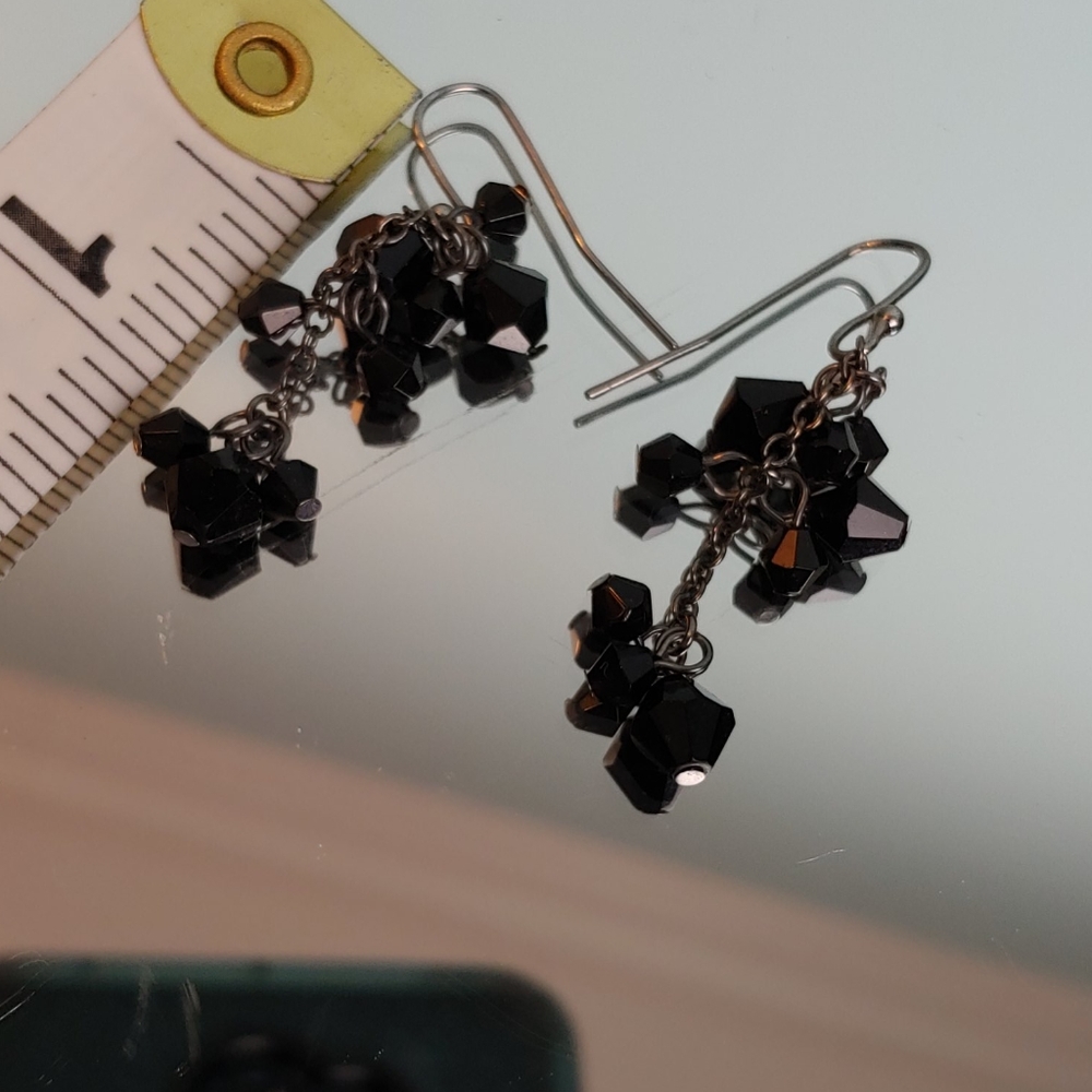5/$20.🌟Black earrings - Picture 3 of 3